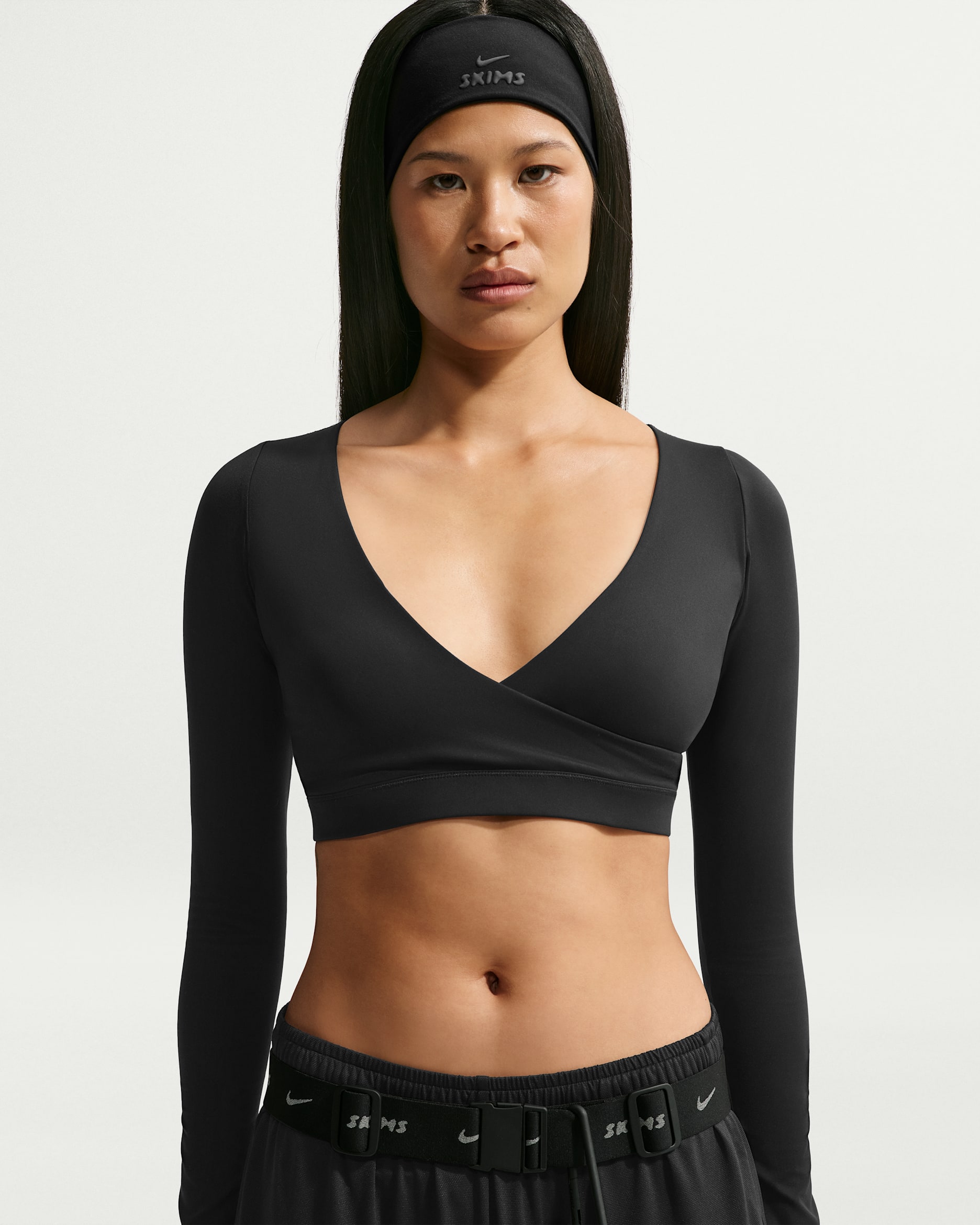 NikeSKIMS Matte Women's Long-Sleeve Wrap Top. Nike JP